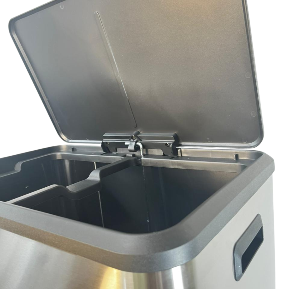 Lixeira de pedal seletiva em aço inox escovado capacidade 60 litros (30+30) - Guimmis